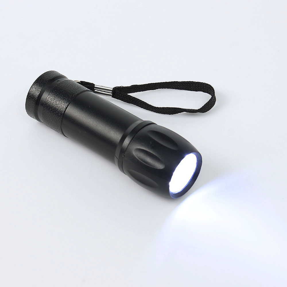 파워온 LED 손전등 블랙 휴대용 후레쉬 LED후레쉬손전등 LED손전등후레쉬